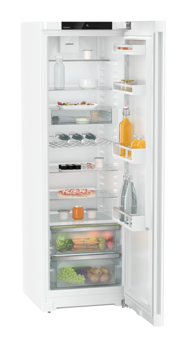 Каких размеров бывают встраиваемые холодильники